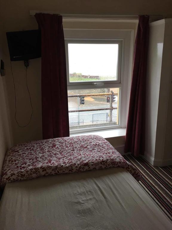 Sandpiper Guesthouse Суонзи Екстериор снимка
