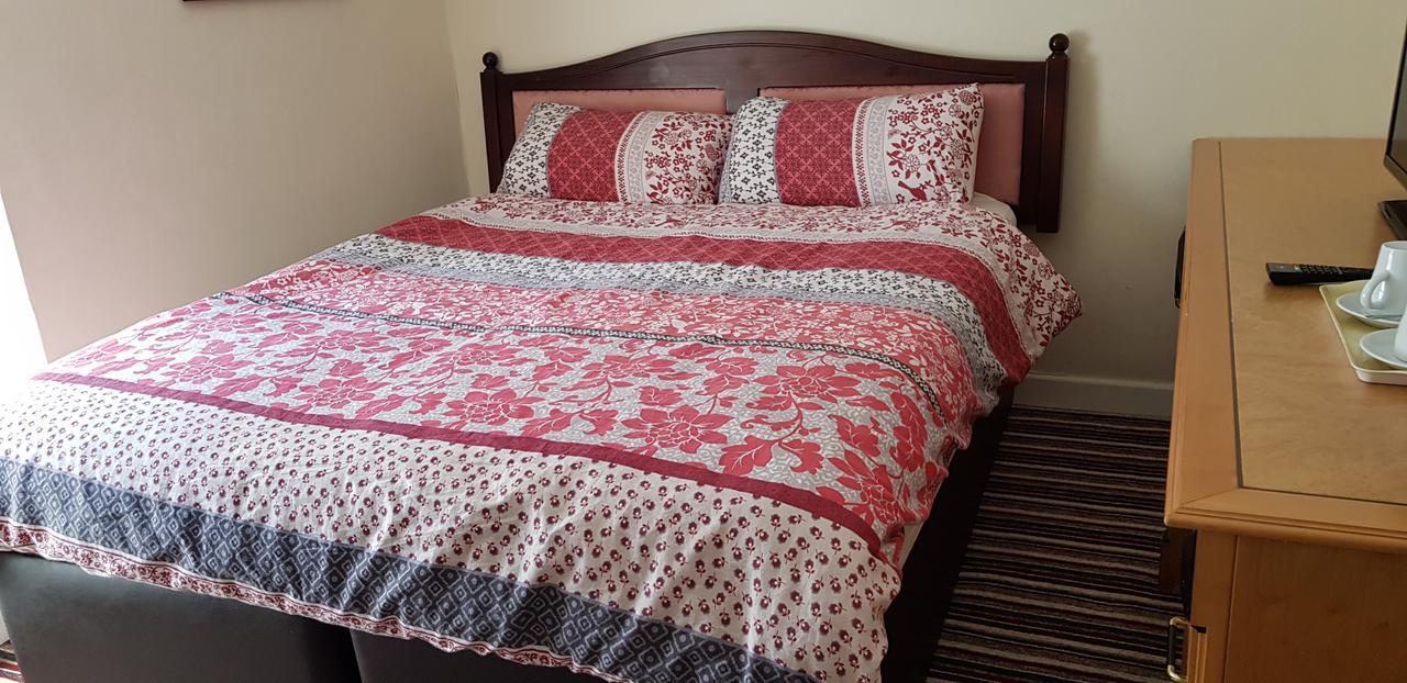 Sandpiper Guesthouse Суонзи Екстериор снимка
