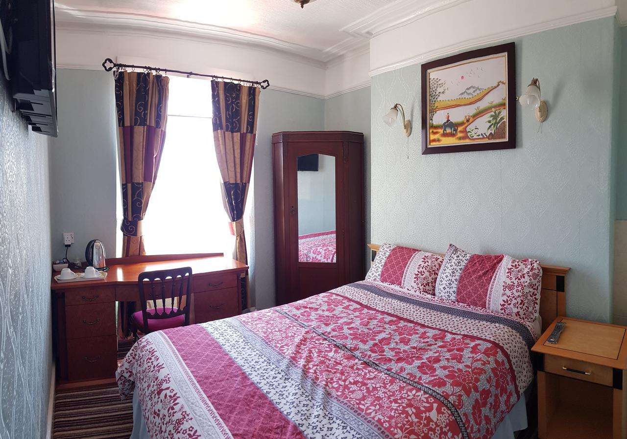 Sandpiper Guesthouse Суонзи Екстериор снимка