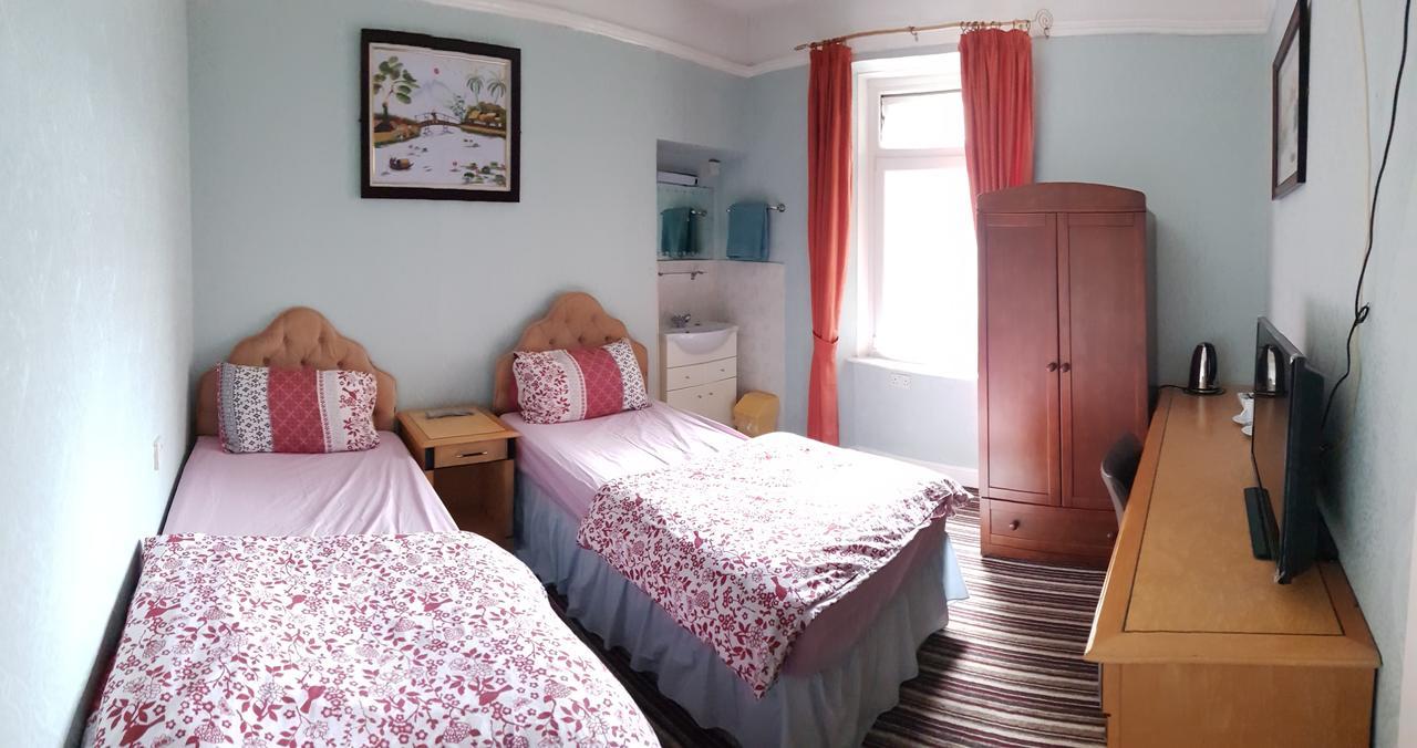 Sandpiper Guesthouse Суонзи Екстериор снимка