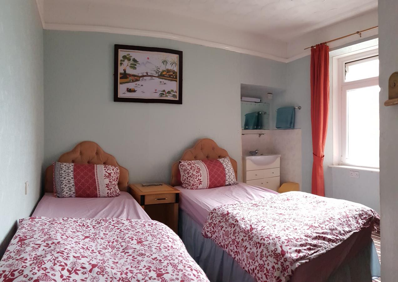 Sandpiper Guesthouse Суонзи Екстериор снимка