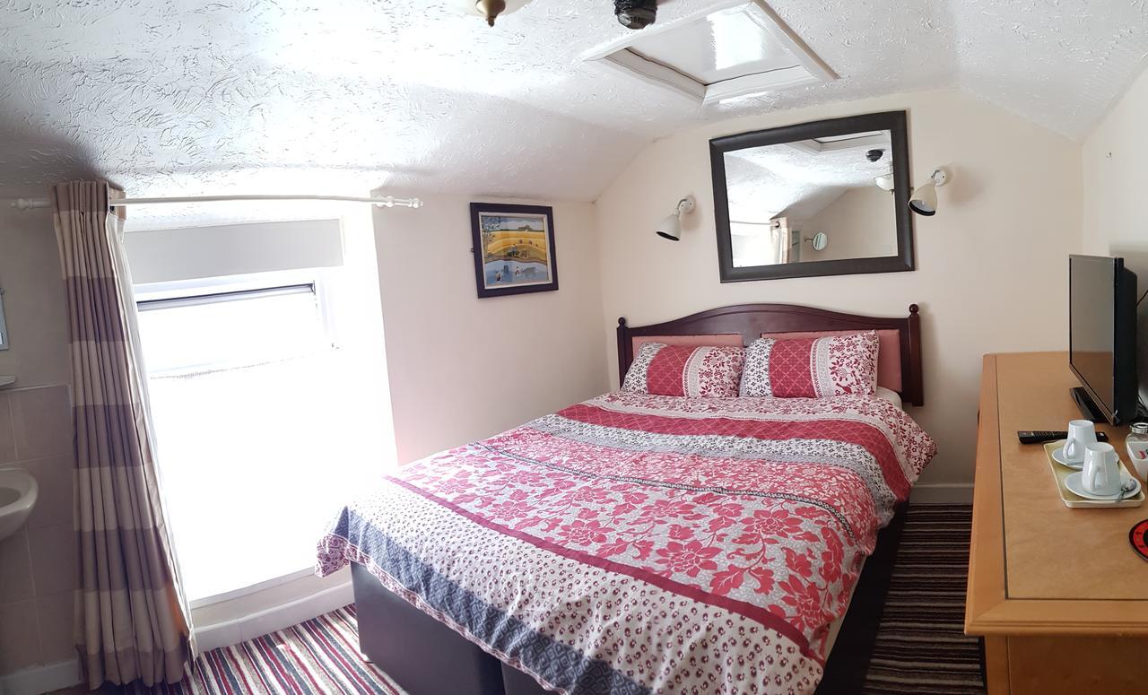Sandpiper Guesthouse Суонзи Екстериор снимка